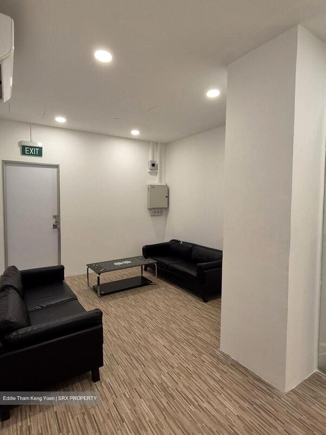 Westway (D5), Retail #569583271